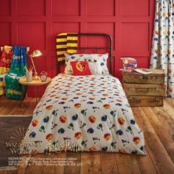 Harry Potter Gryffindor House Reversible Duvet Cover and Pillowcase Set Red, Patterned, Duvet Cover Sets -All Kids And Nursery Sales 2024 1000182145 alt01