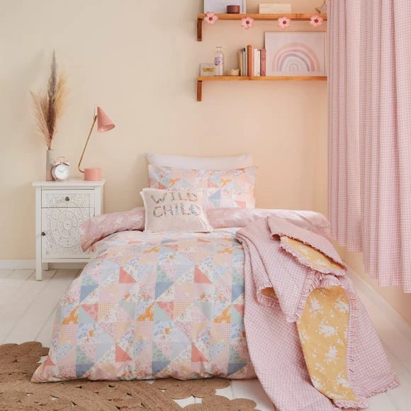 Dunelm Country Patchwork 100% Cotton Twin Duvet Cover and Pillowcase Set Floral, Reversible, MultiColoured 2 Dunelm Country Patchwork 100% Cotton Twin Duvet Cover and Pillowcase Set Floral, Reversible, MultiColoured - Image 2