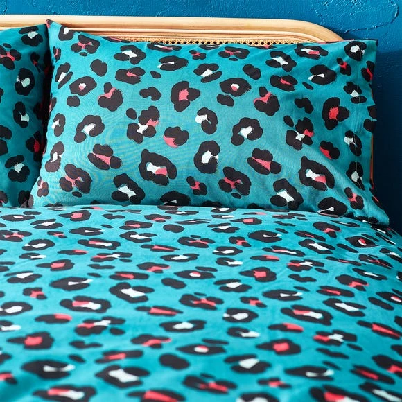 Style Lab Leopard Teal and Coral Duvet Cover and Pillowcase Set Duvet Cover Sets, Reversible, Teal (Green) 6 Style Lab Leopard Teal and Coral Duvet Cover and Pillowcase Set Duvet Cover Sets, Reversible, Teal (Green) - Image 6
